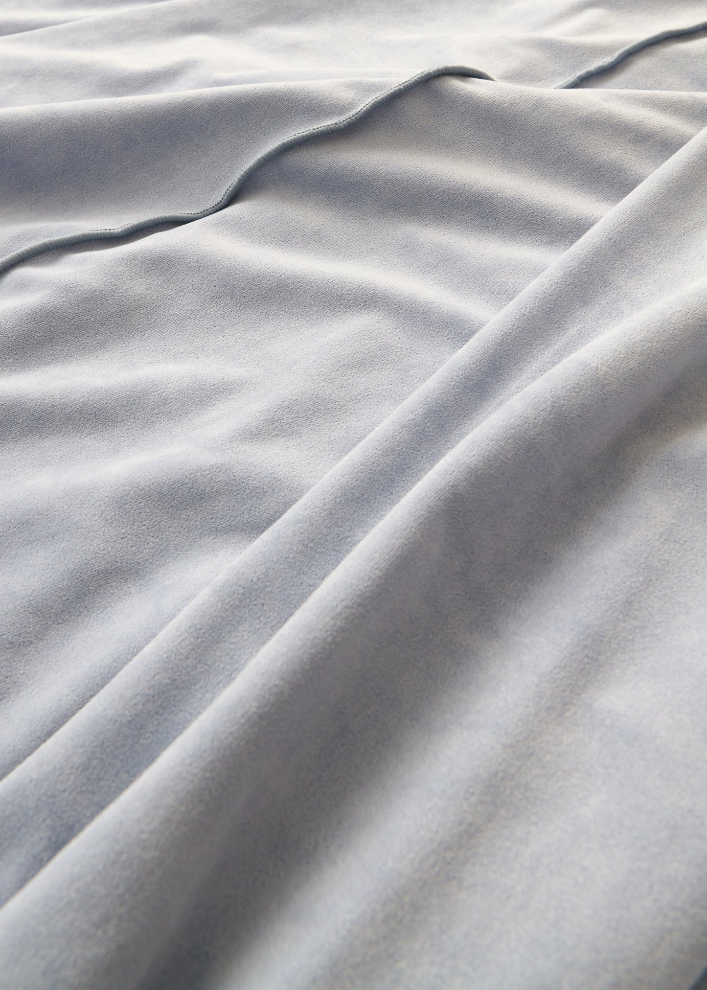 MELLOW VELOUR HIGH-NECKED TOPS