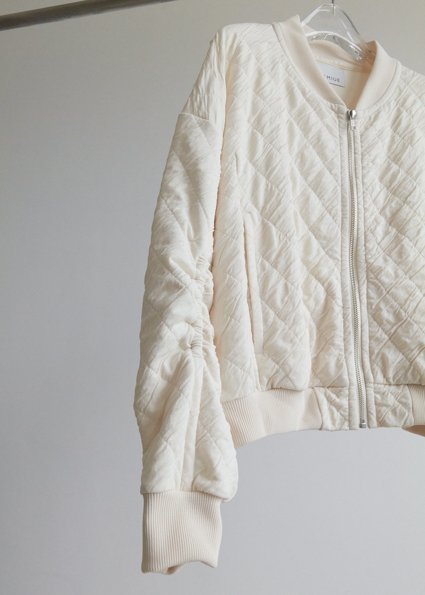 WAVY JACQUARD SHORT JACKET