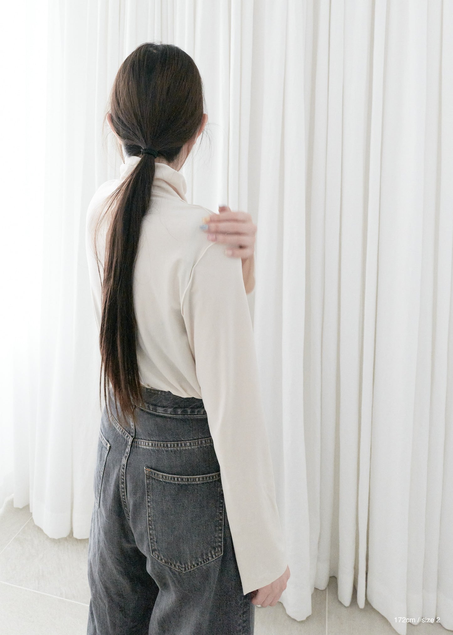 MELLOW VELOUR HIGH-NECKED TOPS