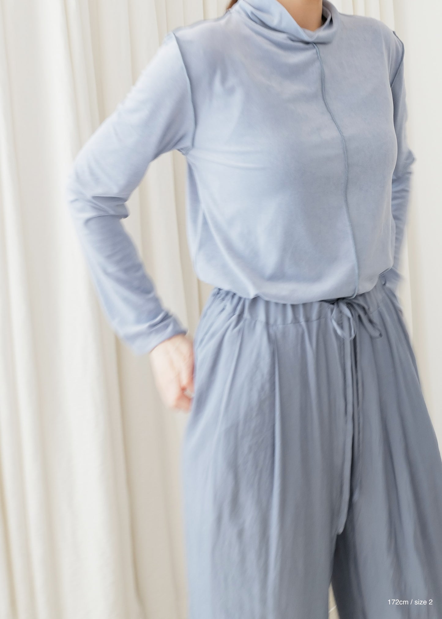 MELLOW VELOUR HIGH-NECKED TOPS