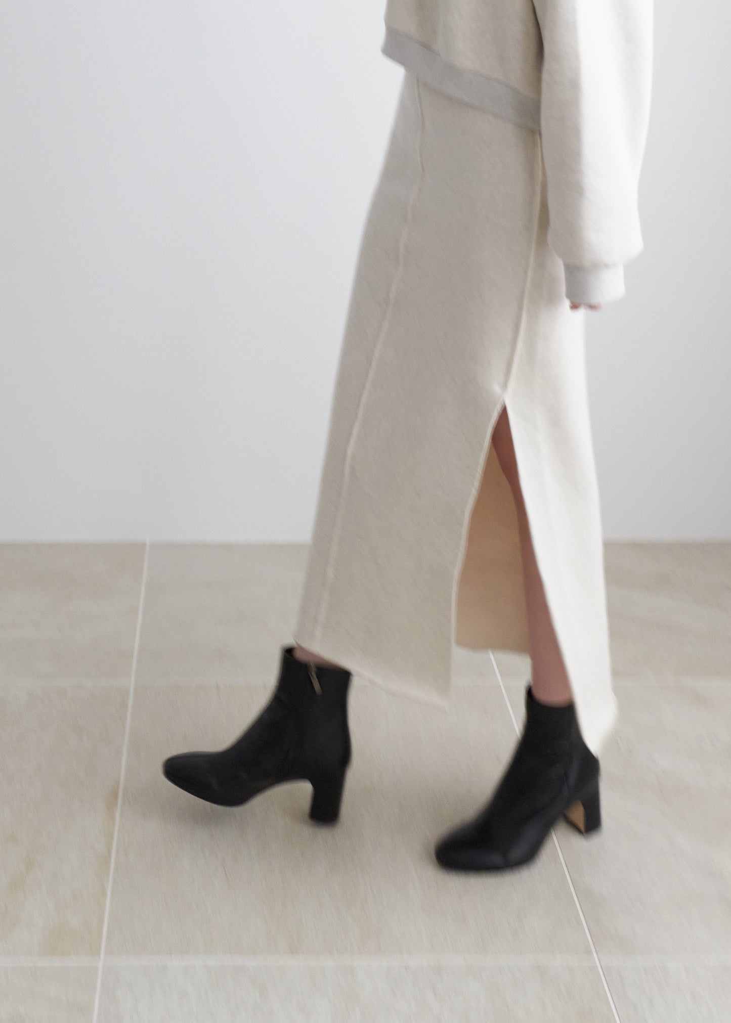 FLUFFY SWEAT MAXI SKIRT