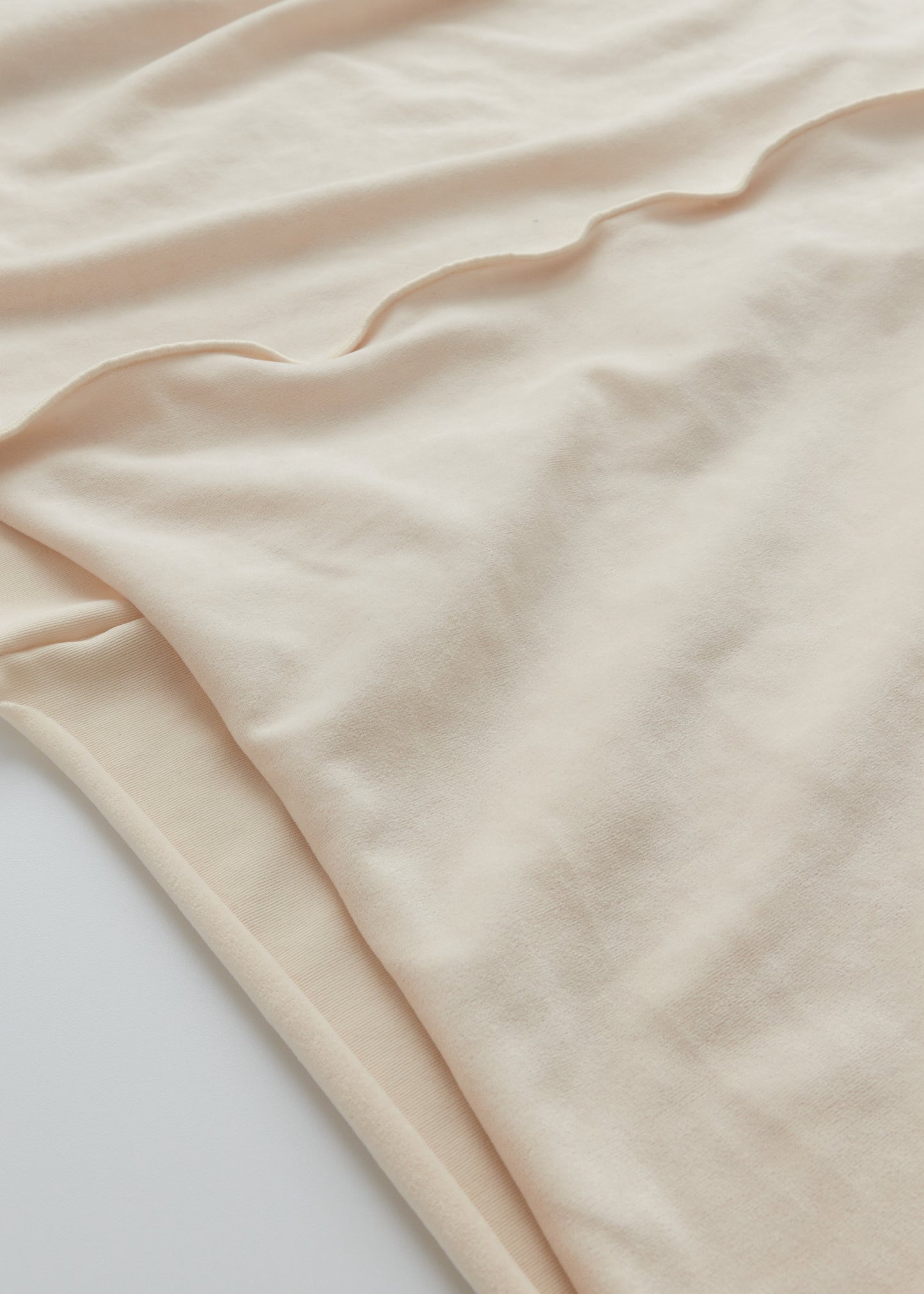 MELLOW VELOUR HIGH-NECKED TOPS